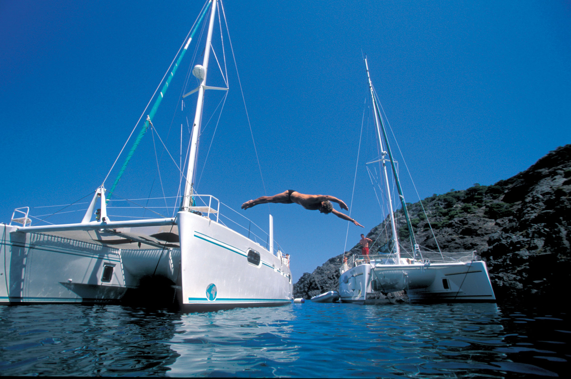 Catana 47 et Catana 43 au mouillage